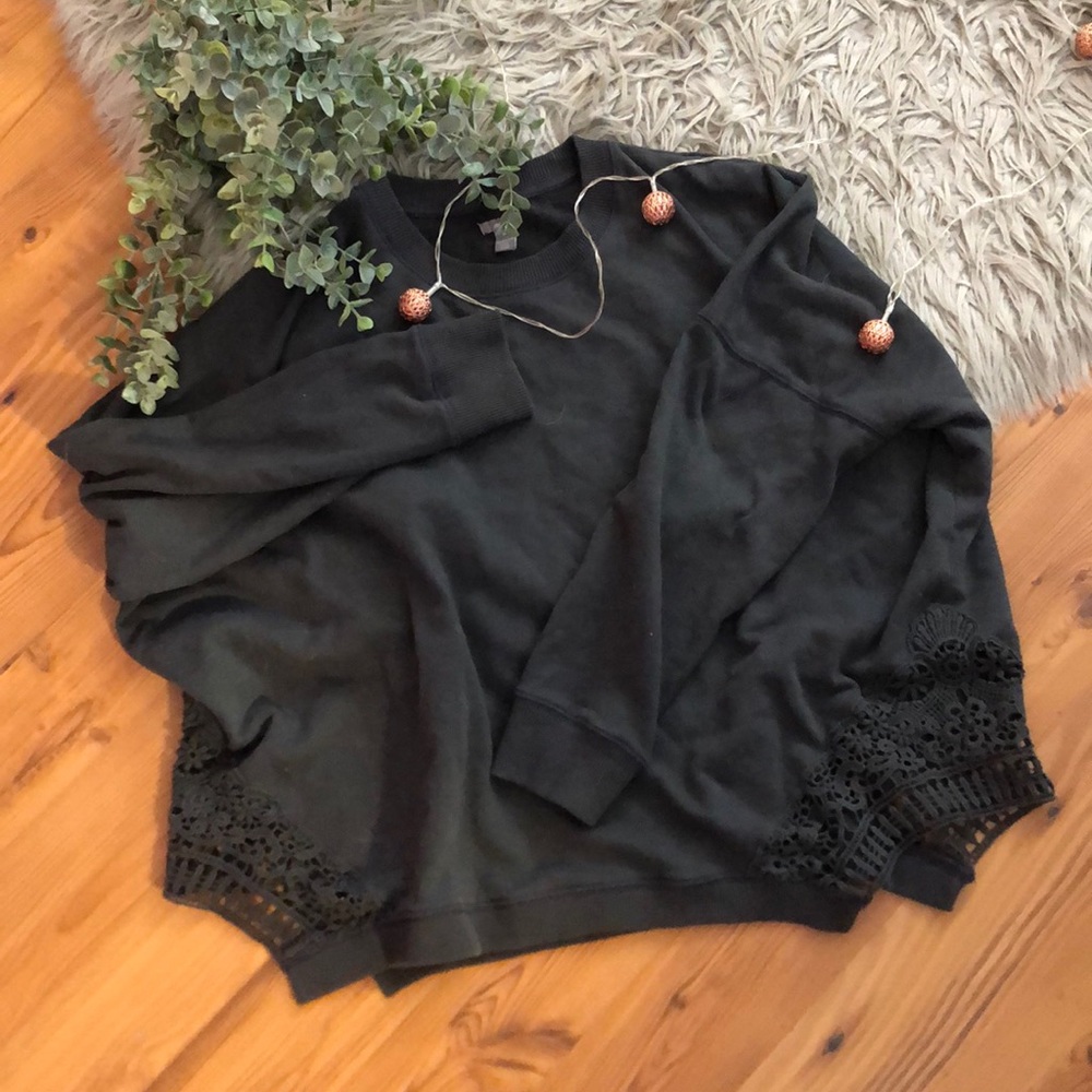 AEO Navy Blue Relaxed Fit Sweatshirt